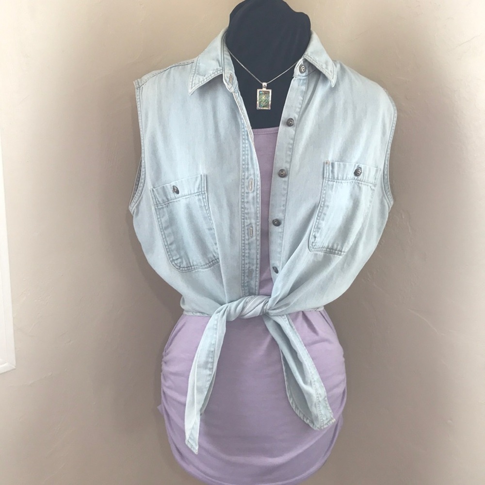 ❤️Gitano Denim Tie Front Shirt